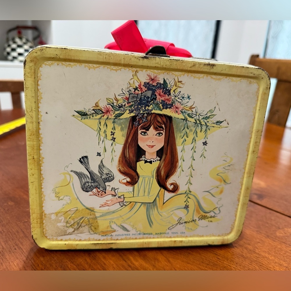 Vintage 1966 JUNIOR MISS Yellow Metal Lunchbox – Aladdin Industries - Picture 5 of 16